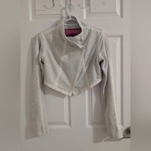 Lululemon Grey Heather Cropped Wrap Jacket Pink Mesh Lining Yoga Shrug - Size 6